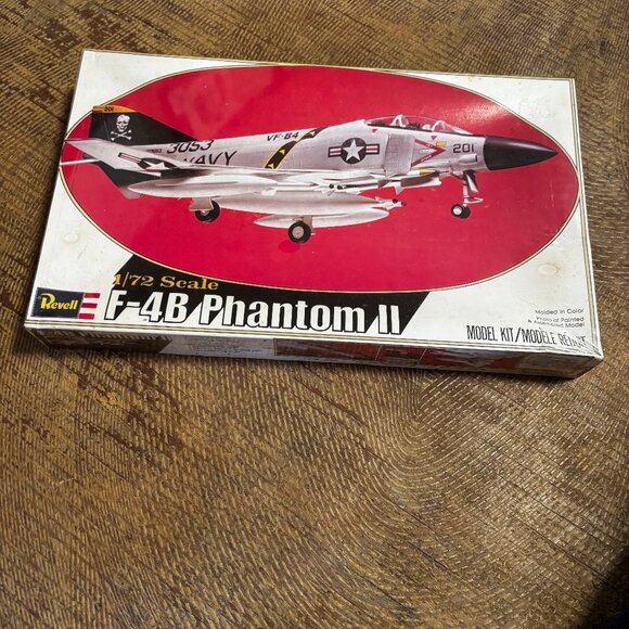 Revell Model Kit F-4B Phantom II Navy Fighter Plane 1/72 Sealed Box - Picture 1 of 3